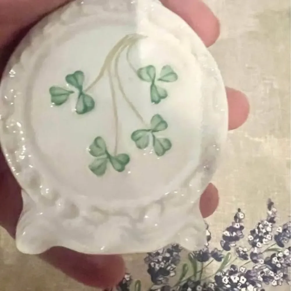 Vintage Belleek Porcelain Shamrock 4 1/8